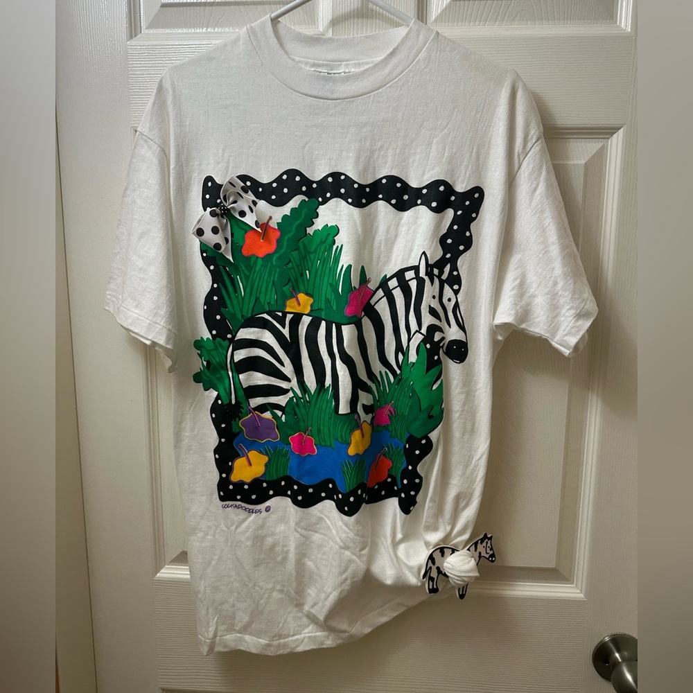 Vintage “Cockadoodles” T-Shirt Women’s Large